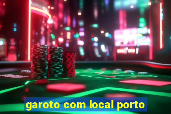 garoto com local porto